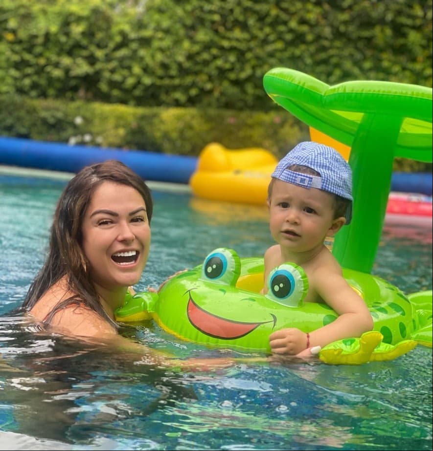 Mariana Echeverría disfruta de su maternidad con su hijo Lucca