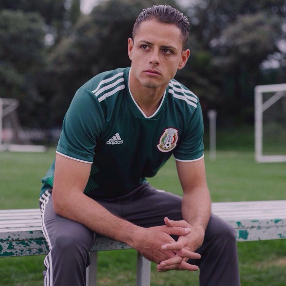 Javier Hernández, mejor conocido como ‘Chicharito’, es jugador de la selección mexicana y desempeña el puesto de ‘Delantero’.