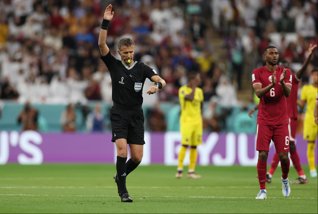 Orsato señaló el fuera de juego.