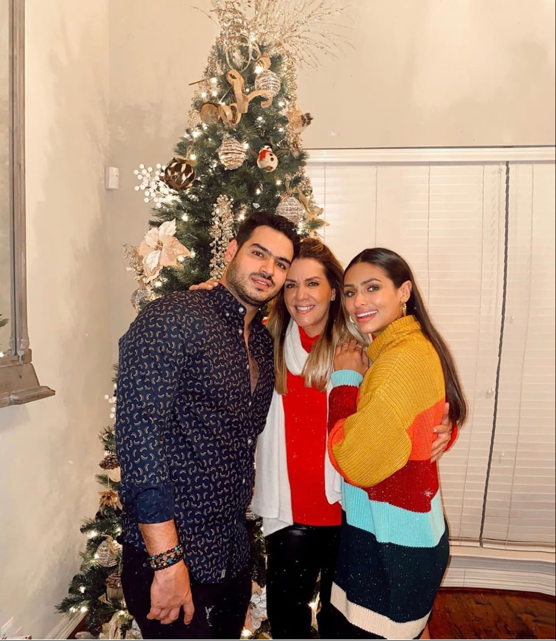 Héctor y Renata son muy apegados a su madre, Lili Notni, quien también suele compartir imágenes de sus guapos hijos mediante su cuenta de Instagram.