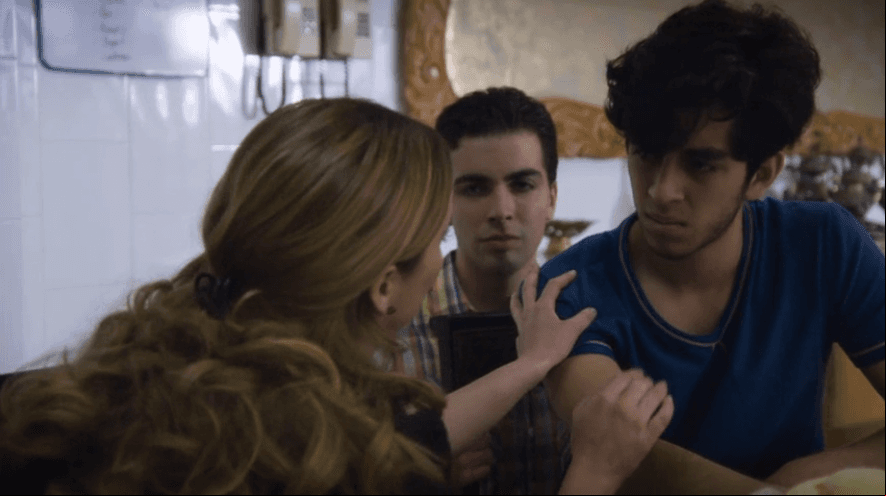 Lupita trata de alejar a sus hijos de las drogas.