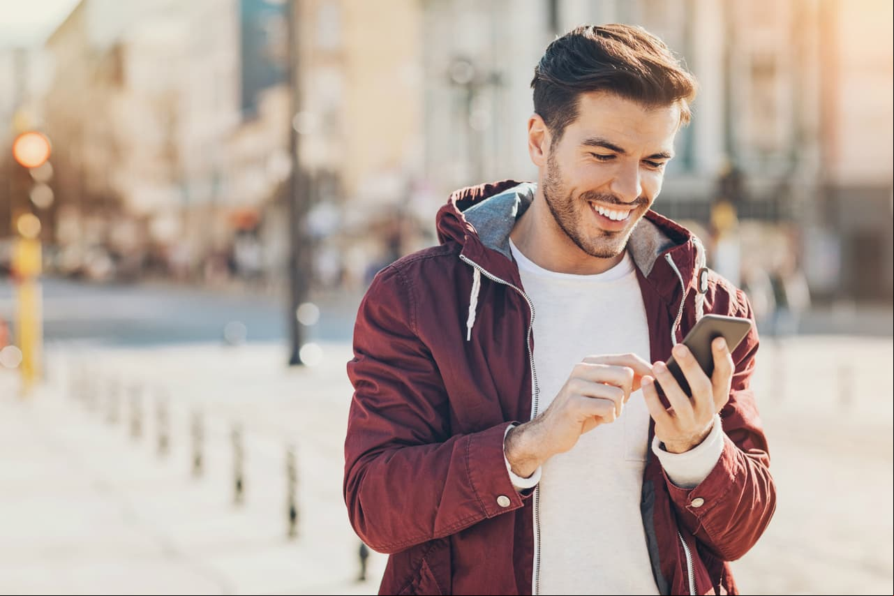 Mensajes en WhatsApp que atraen al hombre más difícil
