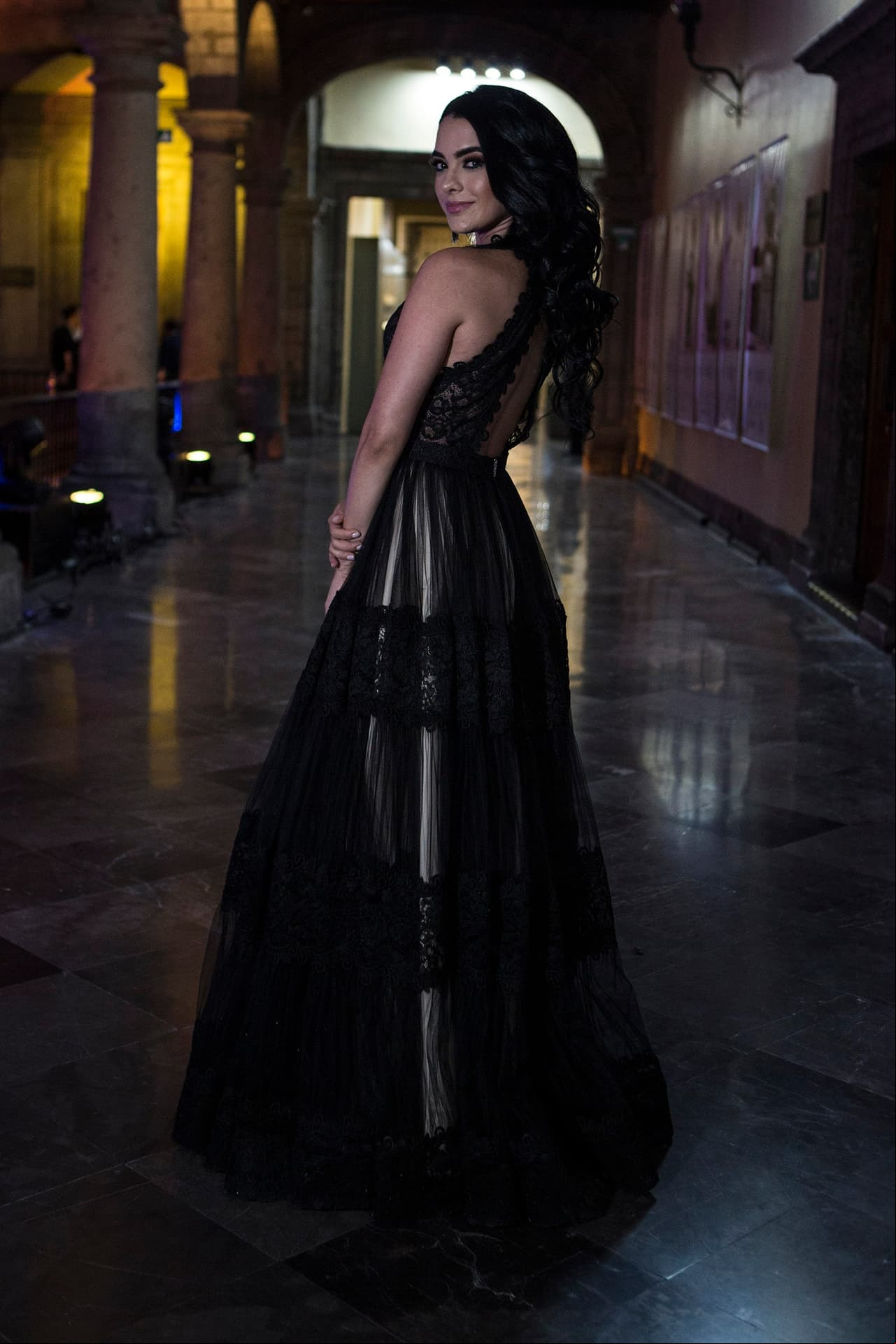 Scarlet Gruber lució un vestido de Vero Díaz.