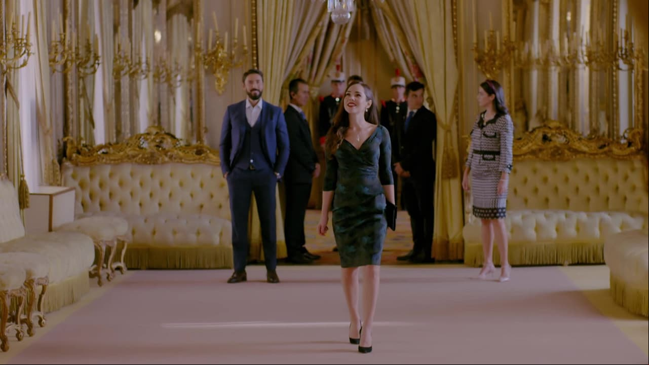 Las escenas que muestran el deterioro de la relación de estos personajes se realizaron en el Palacio de Fernán Núñez, el cual está ubicado en Madrid, España. Este es uno de los inmuebles con estilo neoclásico decimonónico mejor conservados de la ciudad.