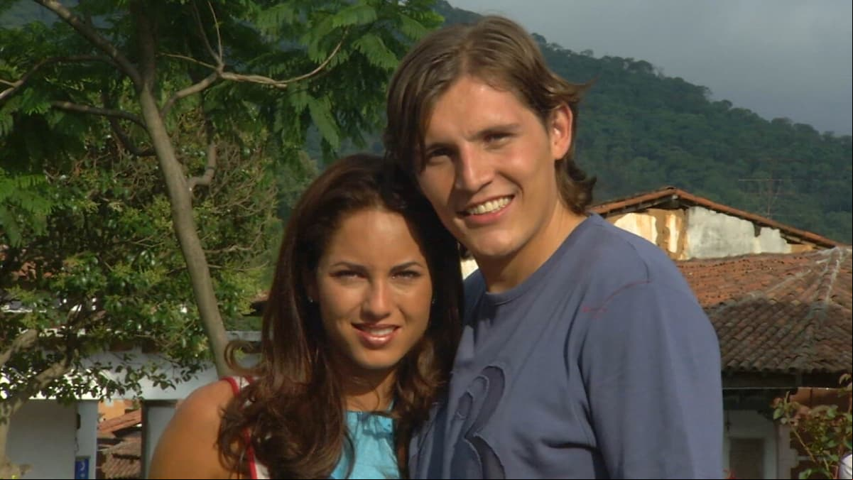Una de las telenovelas más exitosas de la televisión mexicana es sin duda alguna ‘Rubí’, la cual fue protagonizada por Bárbara Mori, Eduardo Santamarina, Sebastián Rulli y Jacky Bracamontes; pero no fueron los únicos que encantaron al público, también llamó la atención el personaje de ‘Paco’.