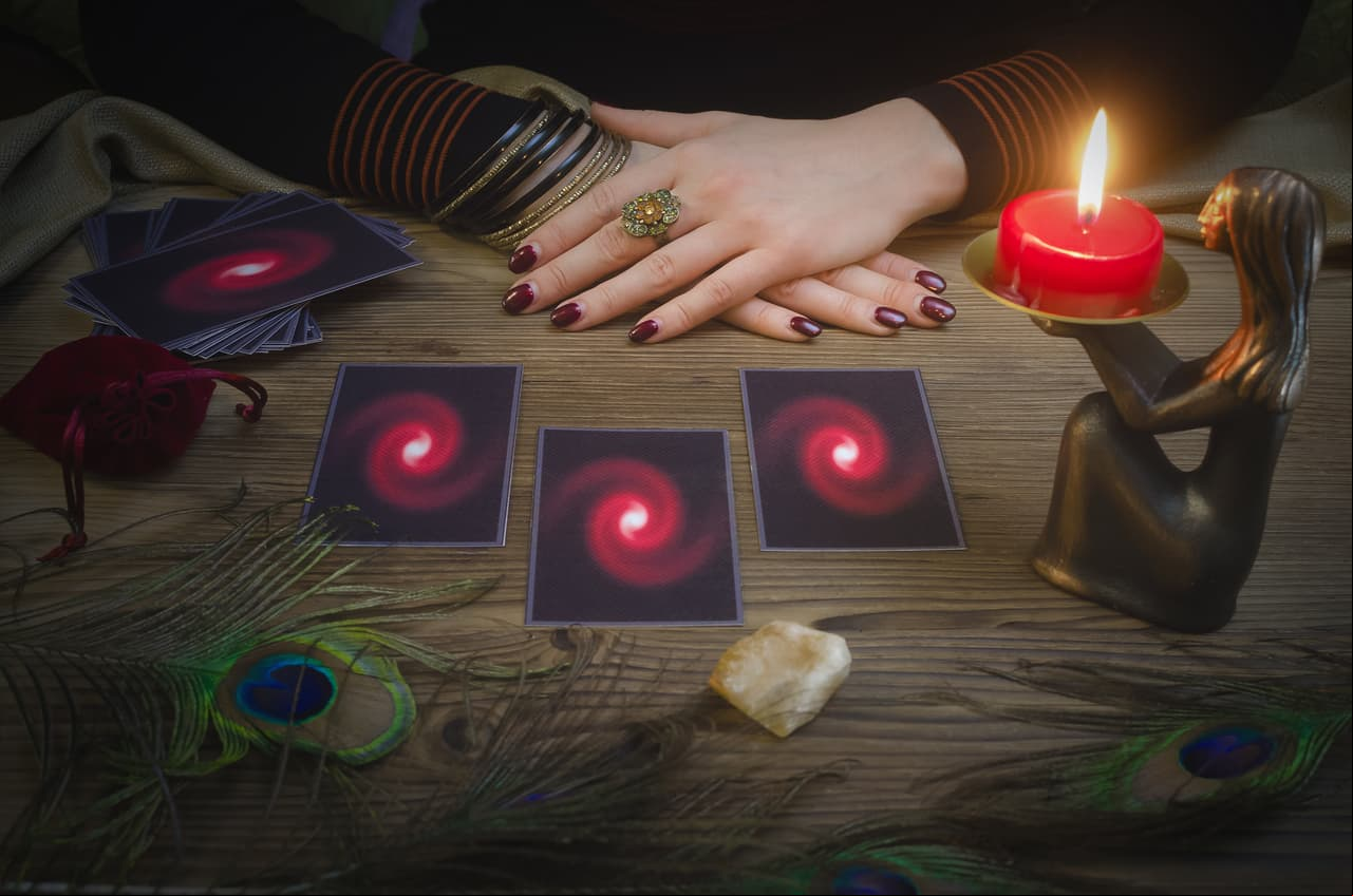 Mhoni Vidente te guía con el tarot durante este fin de semana