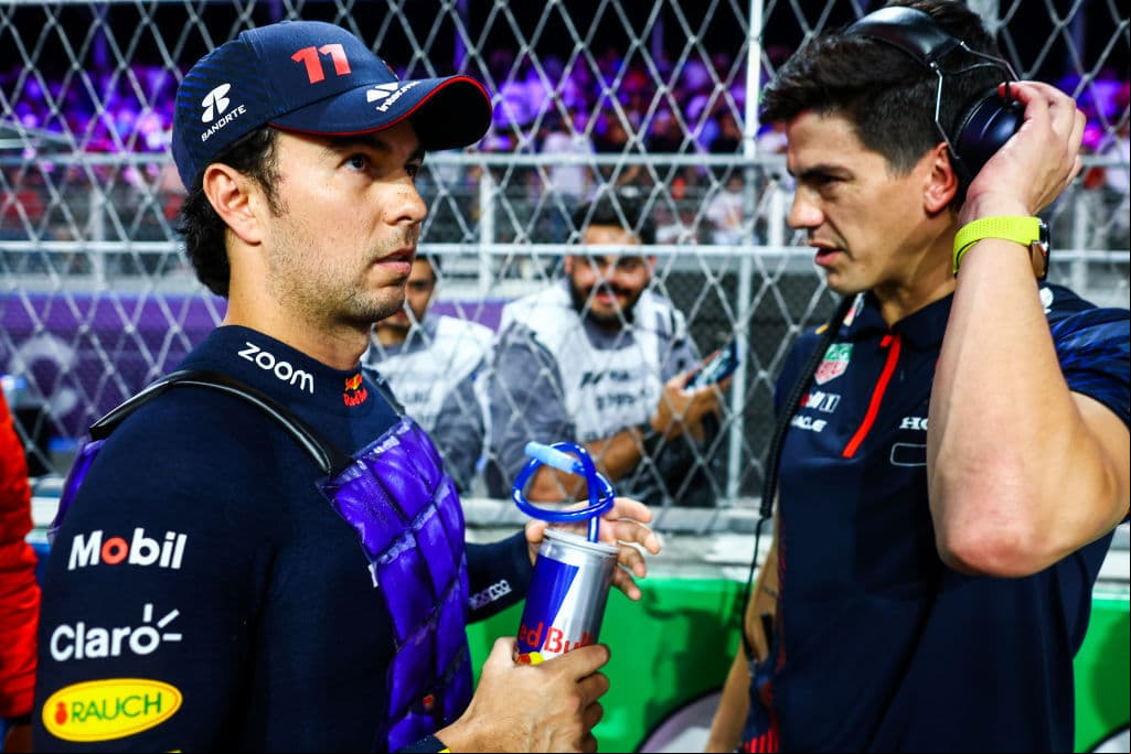 'Checo' Pérez ganó su quinta carrera en la Fórmula 1 en el Gran Premio de Arabia Saudita y su podio 28 en la máxima categoría del automovilismo.
