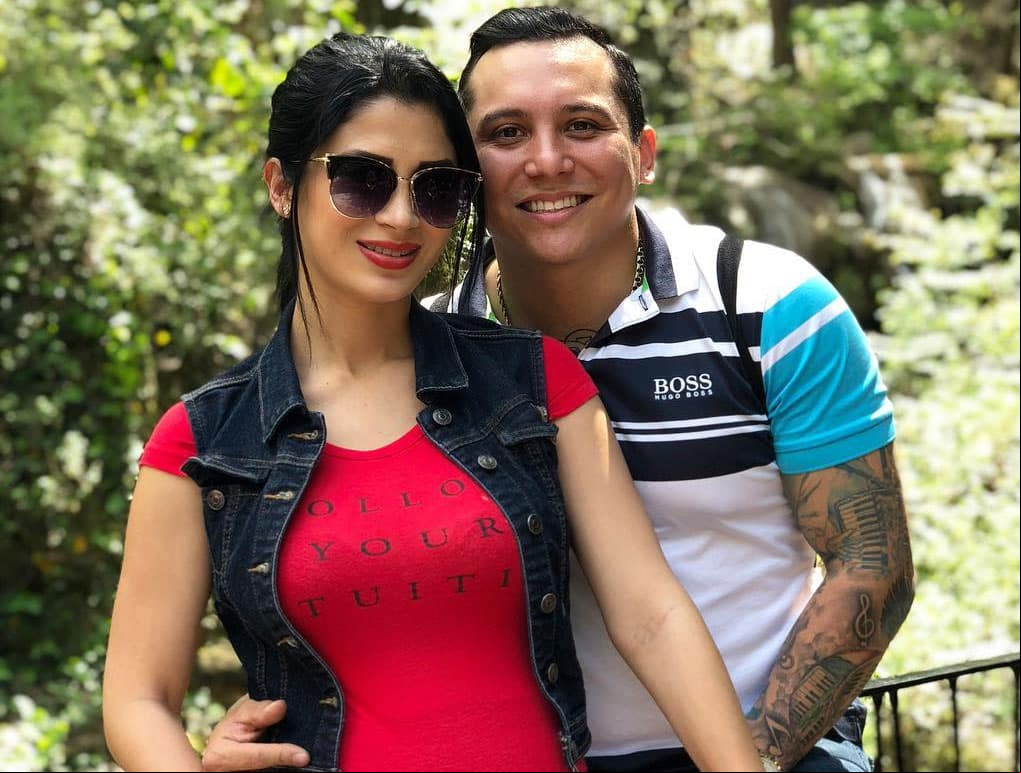 Edwin Luna y Kimberly Flores presumen la primera imagen de su hija