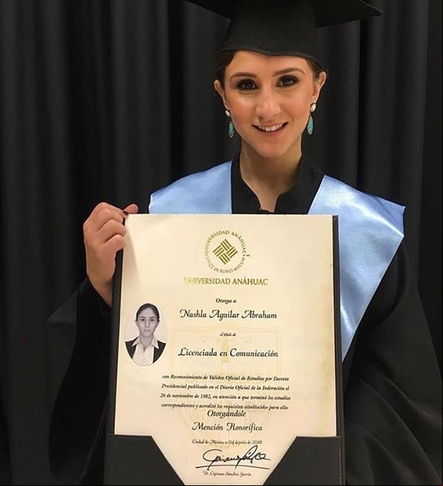 Sin embargo, no descuidaría sus estudios, pues además de actriz y conductora Aguilar estudió la Licenciatura en Comunicación en la Universidad Anáhuac.