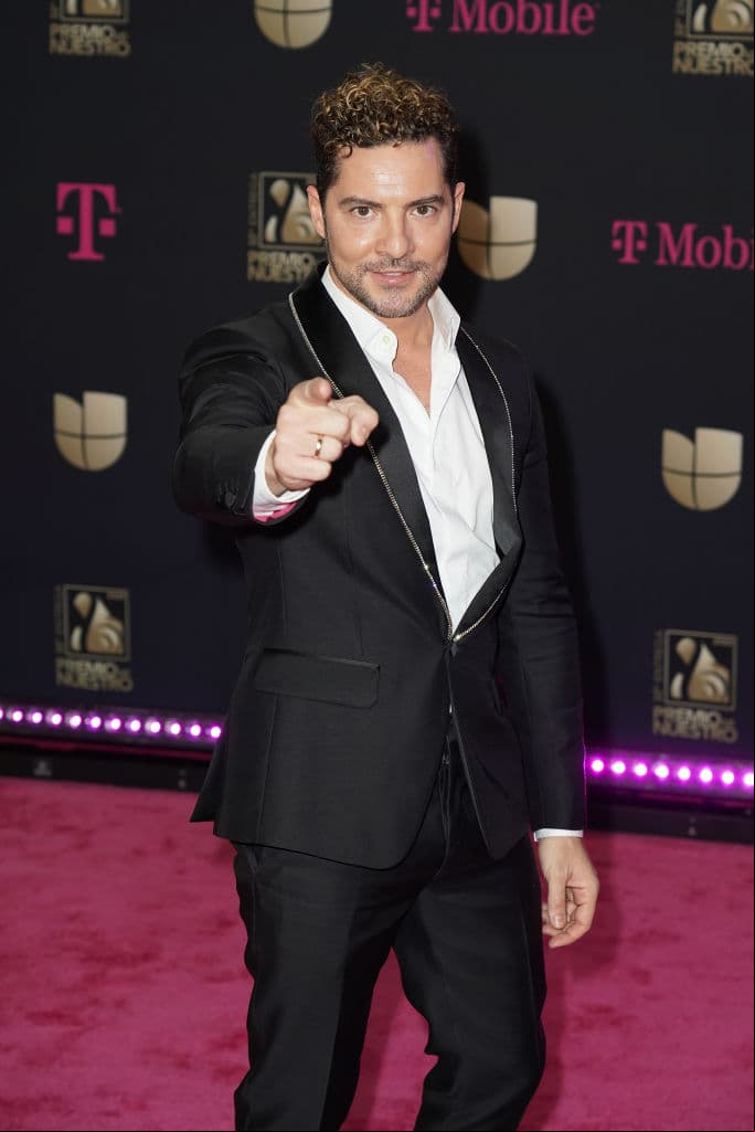 David Bisbal anuncia el nacimiento de su tercera hija y la presenta con entrañables fotos
