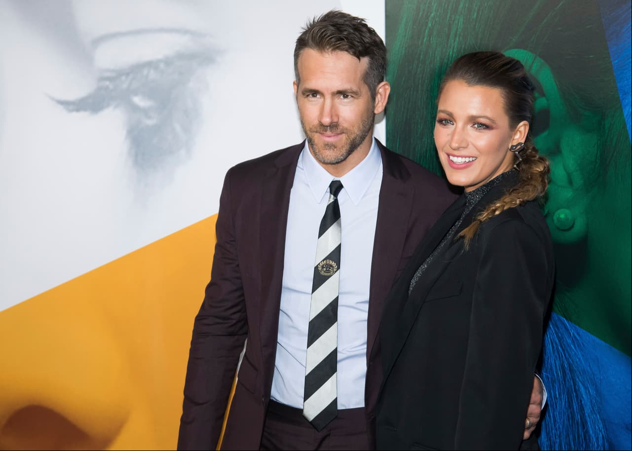 Blake Lively y Ryan Reynolds. La pareja, con 10 años de diferencia, se conoció en la película ‘Linterna Verde’; se casaron en 2012 y son padres de Inez y James Reynolds.