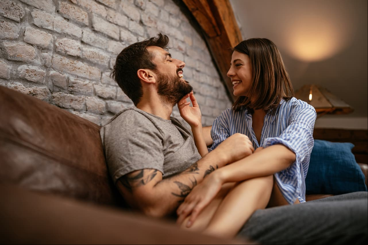 Sagitario: “¿Nos quedamos a cenar en casa mientras vemos una peli? ¡Yo preparo algo rico!”. Adoran pasar tiempo en pareja así que toda la vida hogareña los invita a pasar un tiempo íntimo.