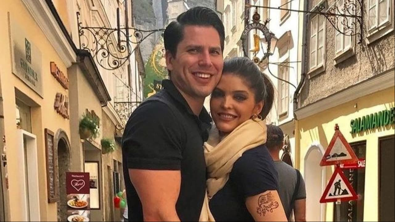 Ángel Muñoz es 15 años menor que Ana Bárbara.