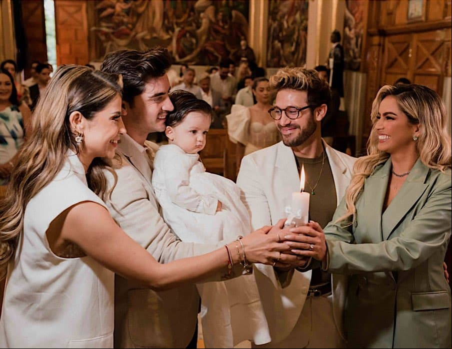 Lambda García y Karla Díaz son los padrinos de bautizo de Leonel, hijo de Ferka y Christian Estrada