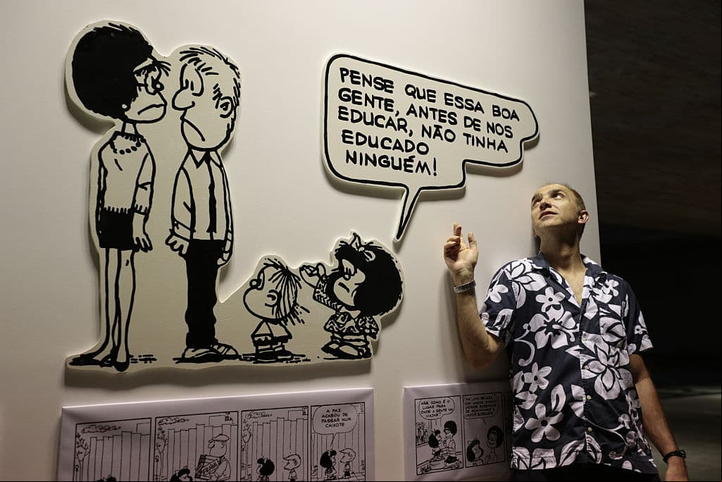 “Algunas personas no han entendido que la tierra gira alrededor del sol, no de ellas”.