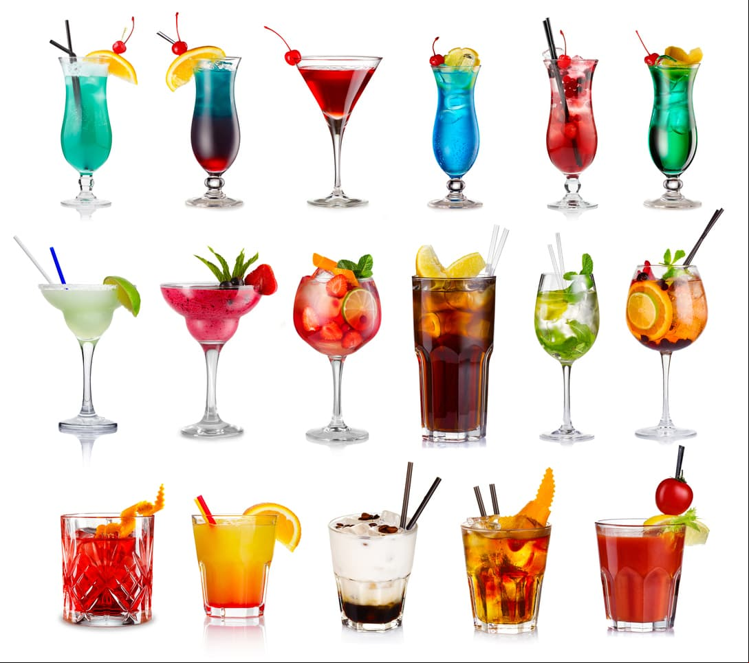 8.- Si estás buscando pérdida de grasa corporal lo más recomendable es que evites las bebidas alcohólicas que están llenas de calorías vacías e inician un proceso inflamatorio que nos dificulta adelgazar.