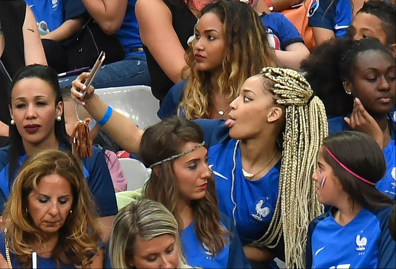 Ellas dieron el toque bello en la final Portugal vs. Francia durante la Eurocopa 2016.