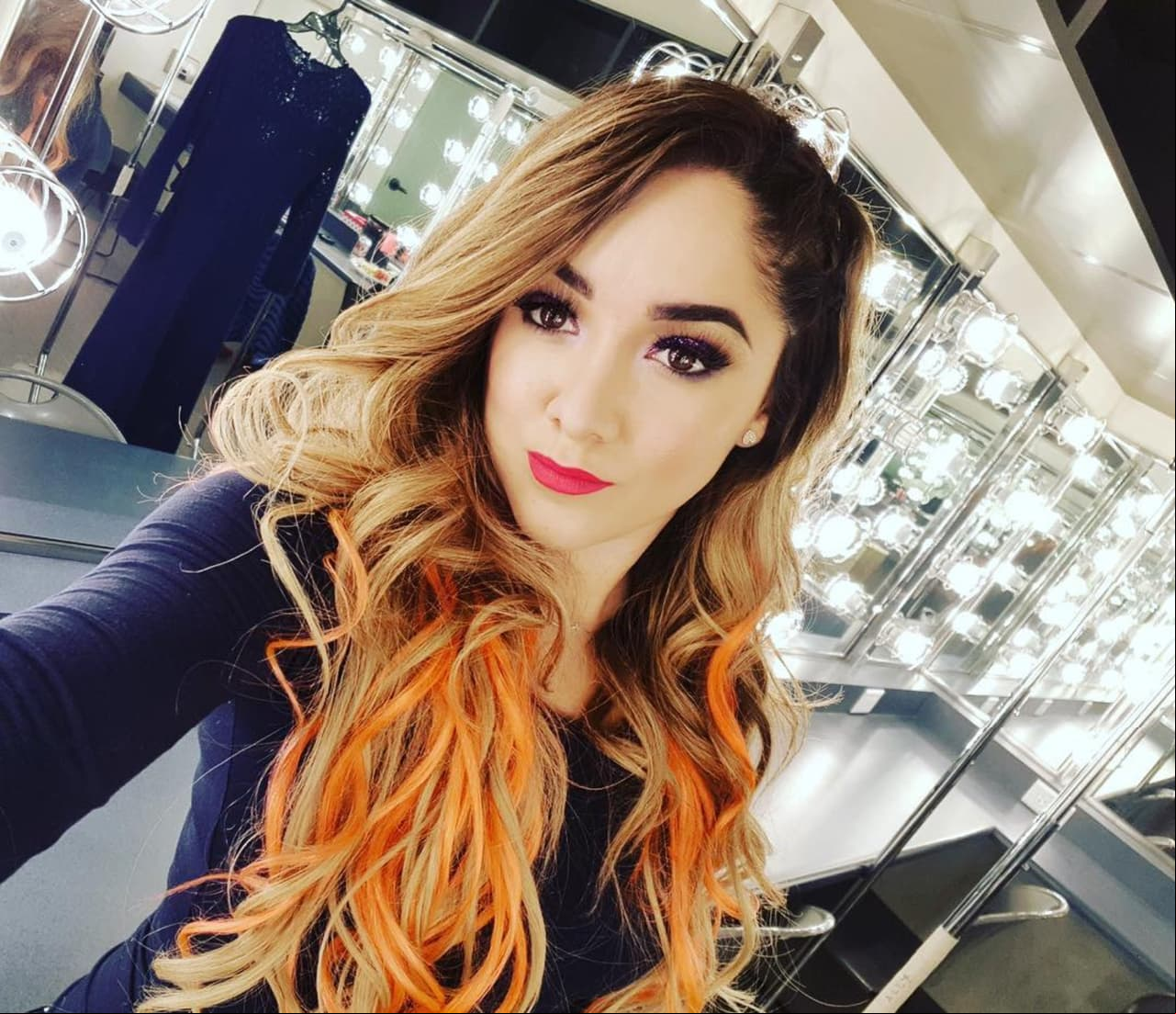 Sherlyn preparándose para su nuevo trabajo