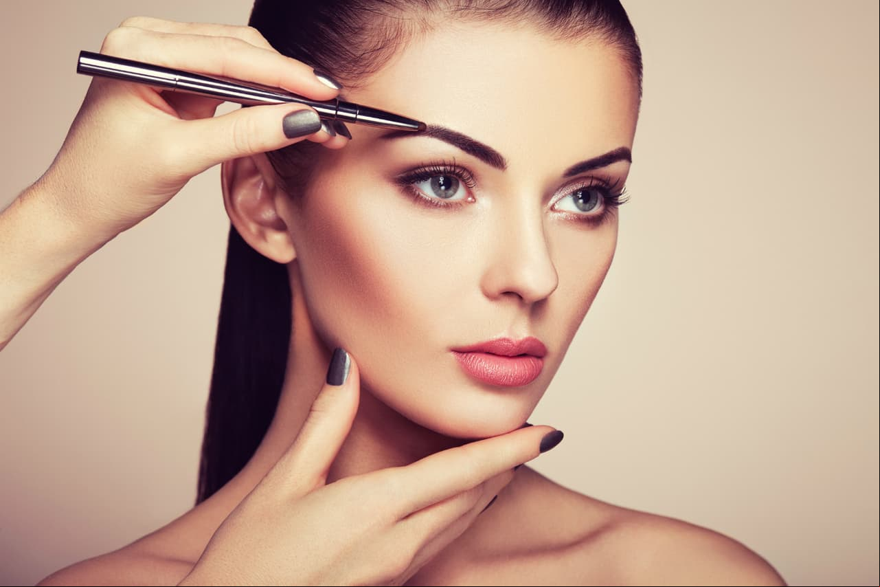¿Qué dice la forma de tus cejas de tu personalidad?