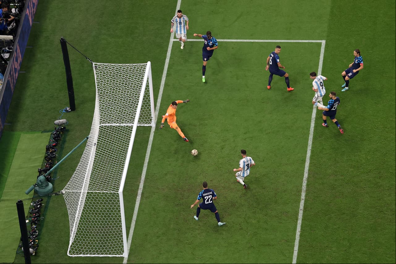 La gran jugada de Lionel Messi que ayudó a sellar el 3-0 y el doblete para Julián Álvarez.