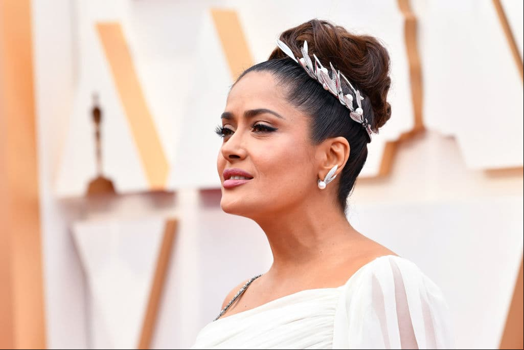 Salma Hayek hace su debut en Marvel con el primer avance de ‘The Eternals’