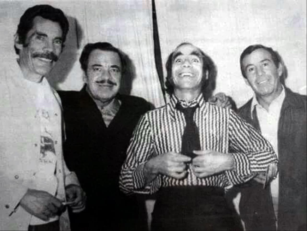 Germán, mejor conocido como 'Tin Tan', Ramón, 'Don Ramón', Manuel, 'El Loco', y Antonio 'Ratón' Valdés fueron cuatro de los ocho hijos que tuvo el matrimonio conformado por Rafael Gómes Valdés Angelini y Guadalupe Castillo.
