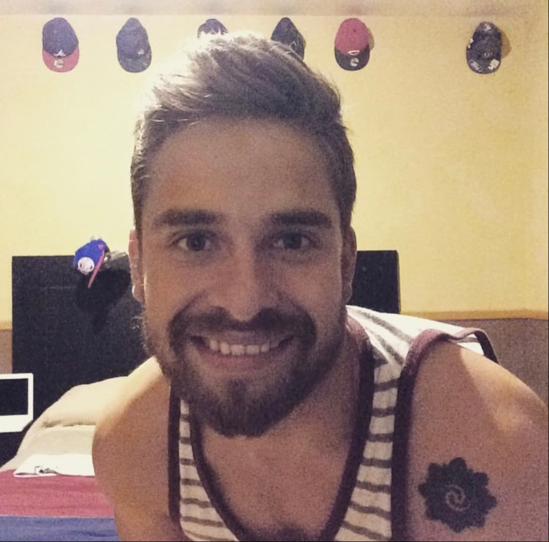 En la misma entrevista, Rossano reveló que cuando se enteró que el pequeño venía en camino se casaron y a los 19 años se convirtió en padre, teniendo que ponerse a trabajar para mantener a su nueva familia.