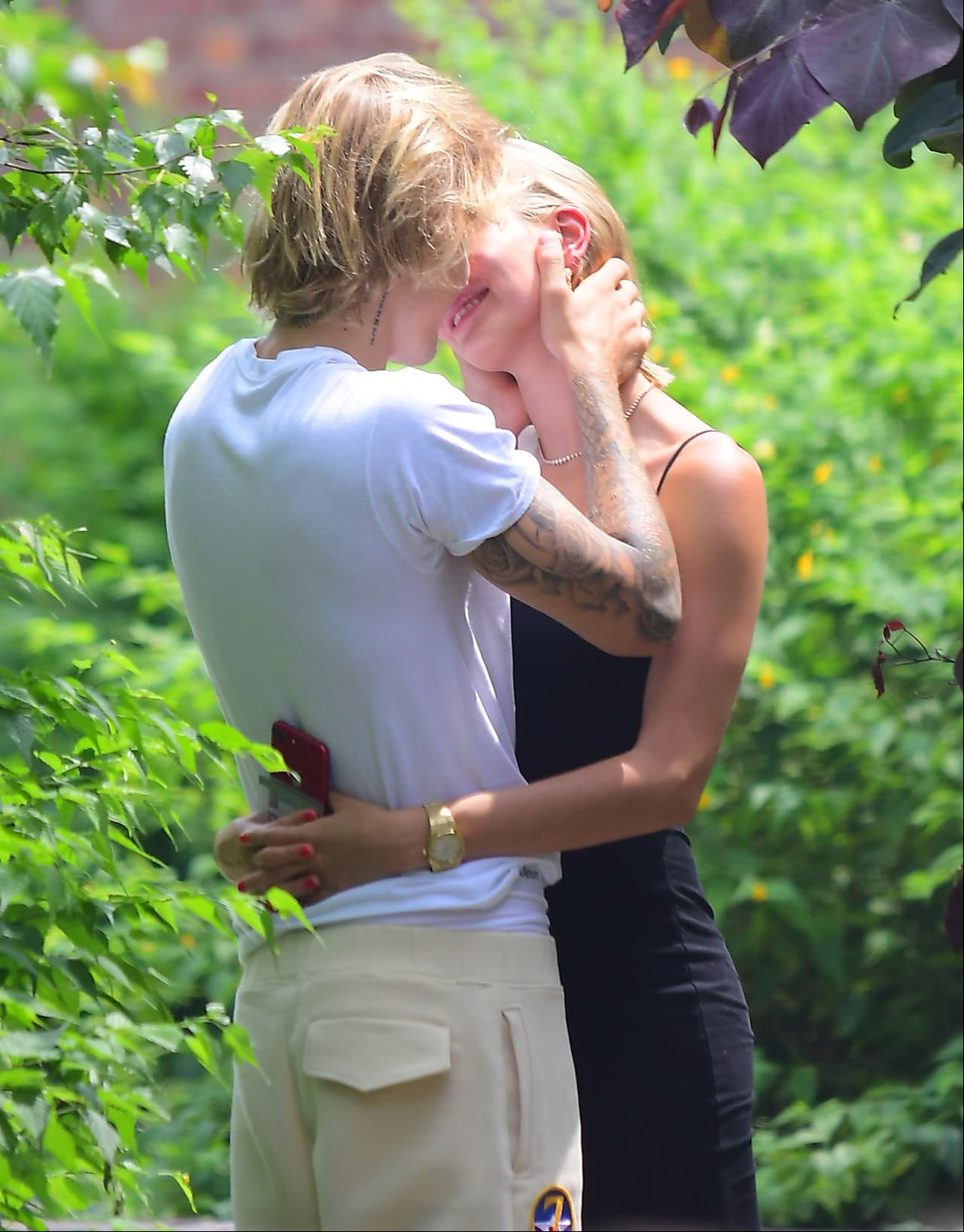 Ninguno de los dos notó la presencia de los paparazzi.