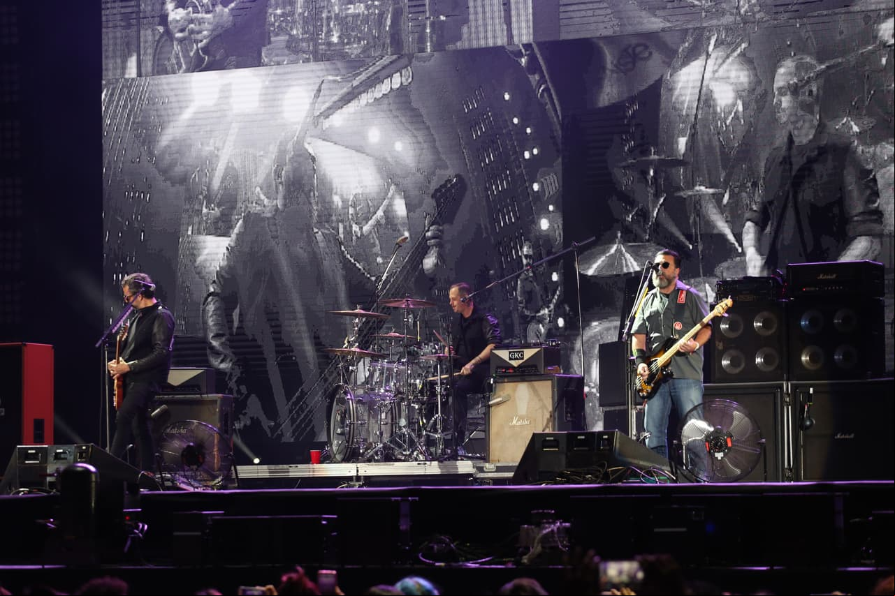 Micky, Tito, Randy y Paco tocaron varias de sus canciones más populares, entre ellas "Gimme Tha Power", "Frijolero" y "Voto Latino".