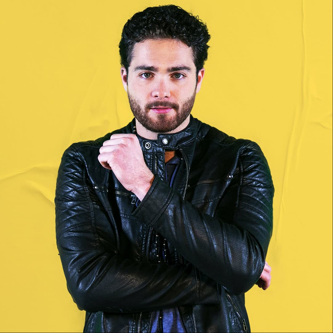 En el papel de 'Luis Ramírez, Carlos Said actua como un taxista soñador y de buenos sentimientos que trabaja en el mismo sitio de taxis que 'Fabiana'. Es novio de 'Renata Cortés'.