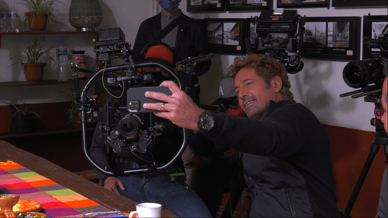 Igual Gabriel Soto, quien presumió el equipo técnico que se usará para grabas el nuevo melodrama.
