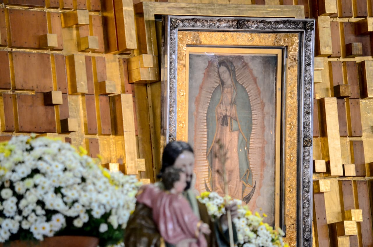 Pese a ser un símbolo religioso mexicano, contrario a lo que podría pensarse, el nombre "Guadalupe" proviene del árabe y significa “Río de lobos”.
