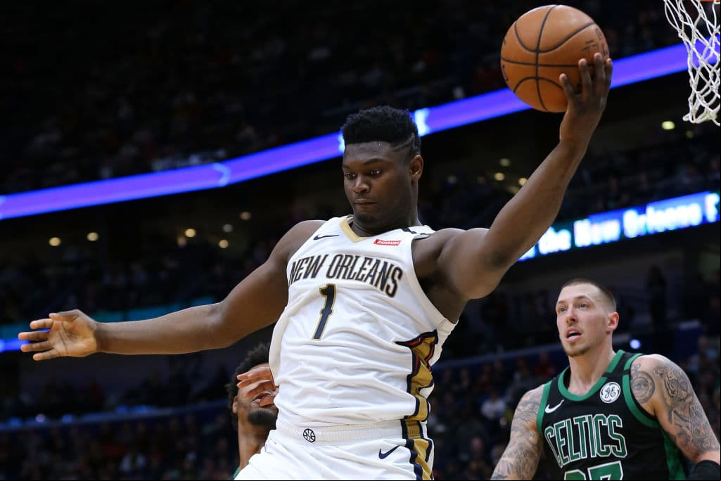 Entro a la NBA con los New Orleans Pelicans con 1.98 metros de altura y 129 kg de peso, convirtiéndose en el segundo jugador más pesado en la liga.