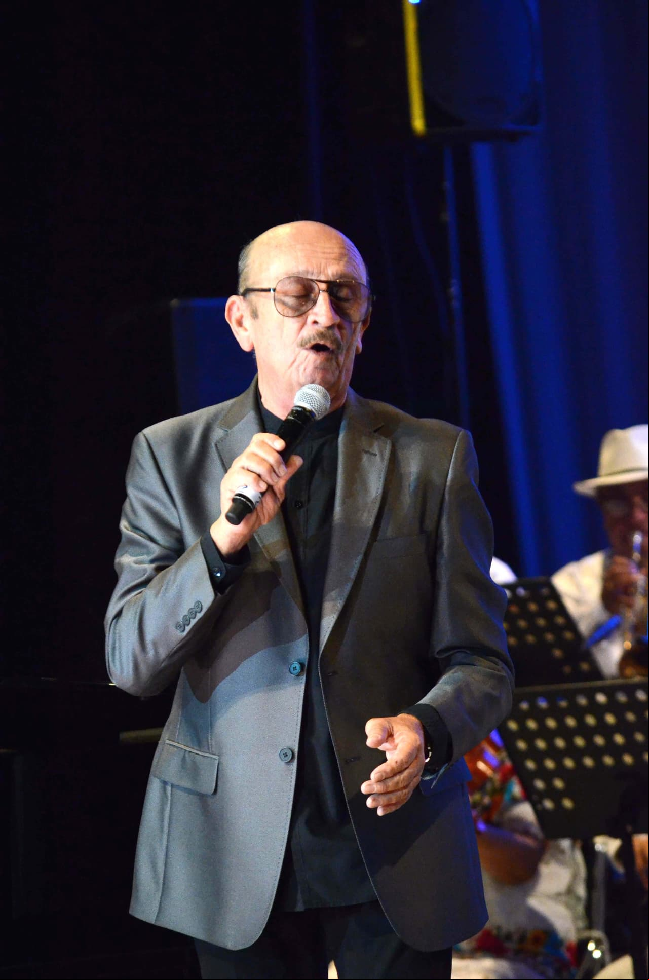 Muere el cantautor mexicano Sergio Esquivel a los 74 años