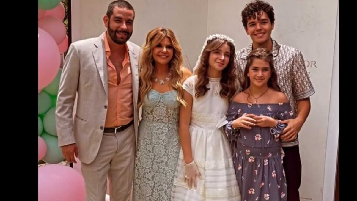 El propio actor destacó que las pequeñas se hicieron amigas en la escuela, hecho que hizo más fácil la convivencia con sus medios hermanos.