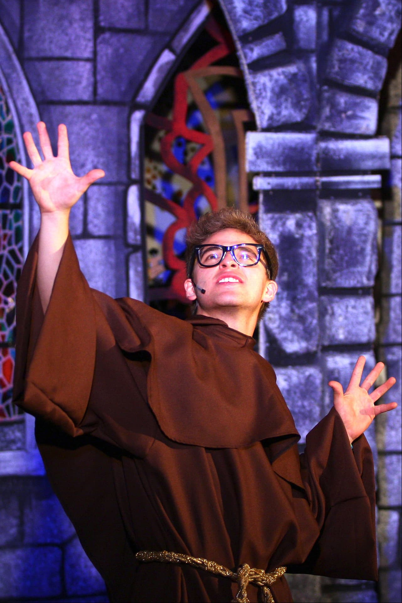 Yurem debuta en teatro con la obra "Con el Jesús en la Boca", una comedia que estrenó en el Teatro Arlequín en julio de 2013.