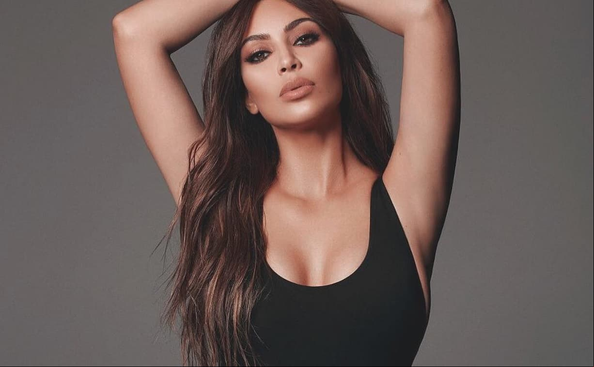Kim Kardashian publica fotos desnuda