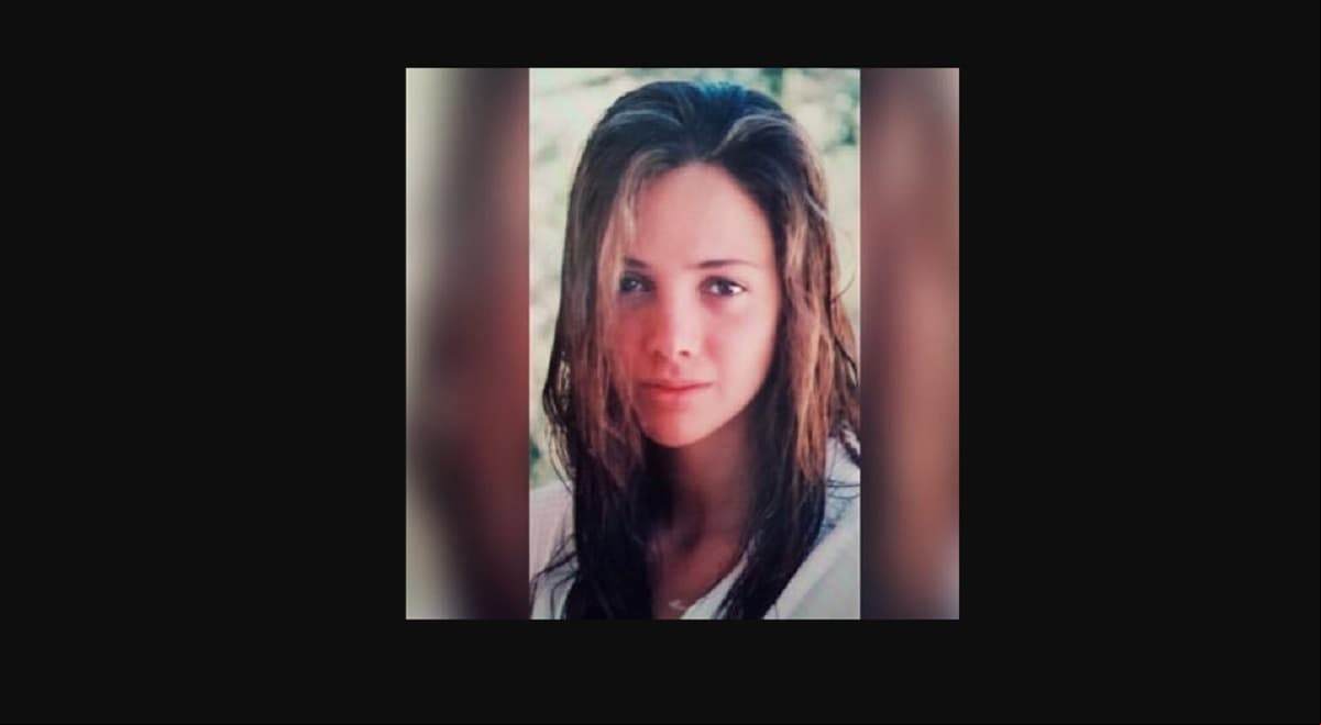 A diferencia de su hermana, ella sí es activa en redes sociales, las cuales ha utilizado para confirmar o desmentir información sobre la estrella de televisión.