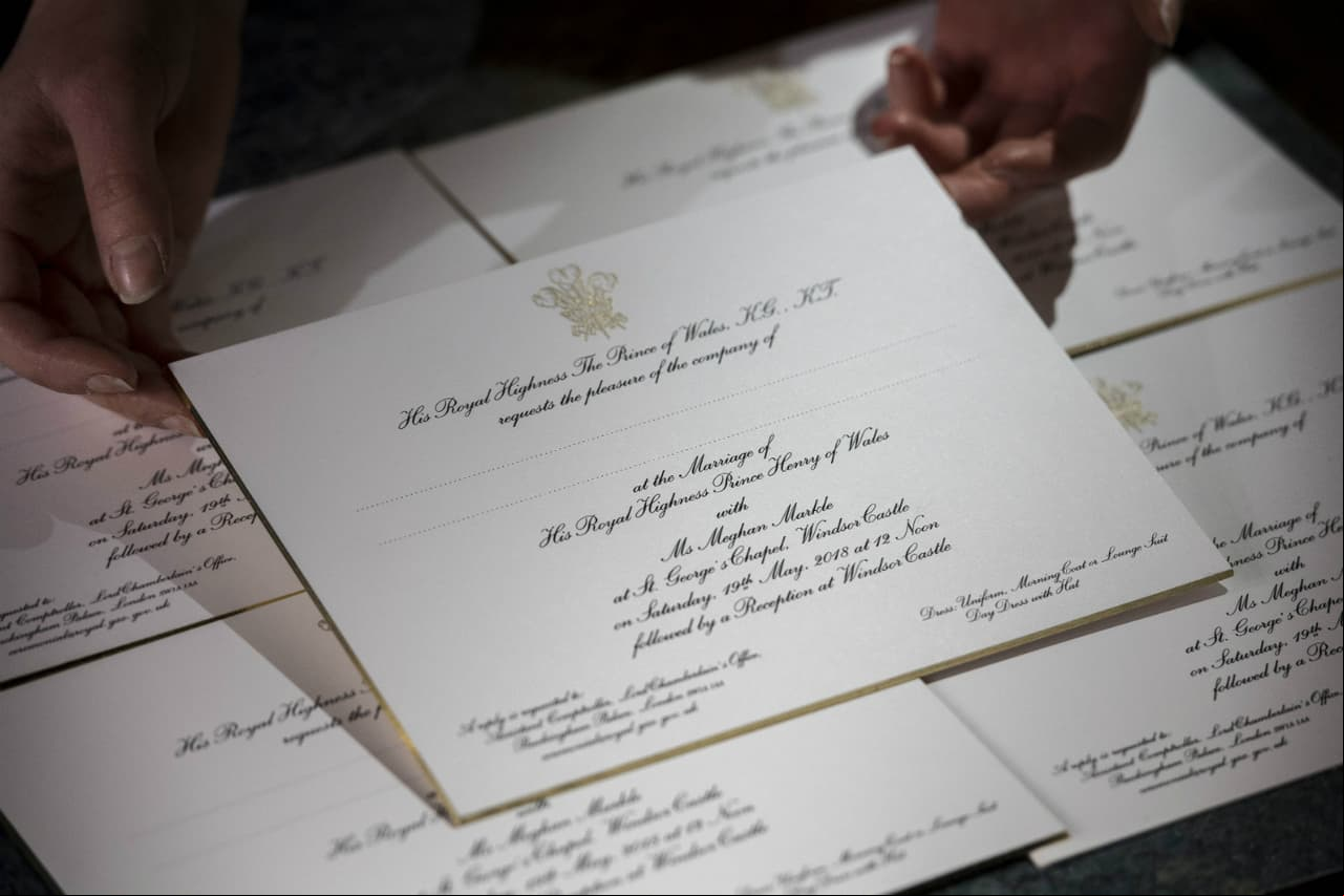 Las invitaciones fueron grabadas en oro.