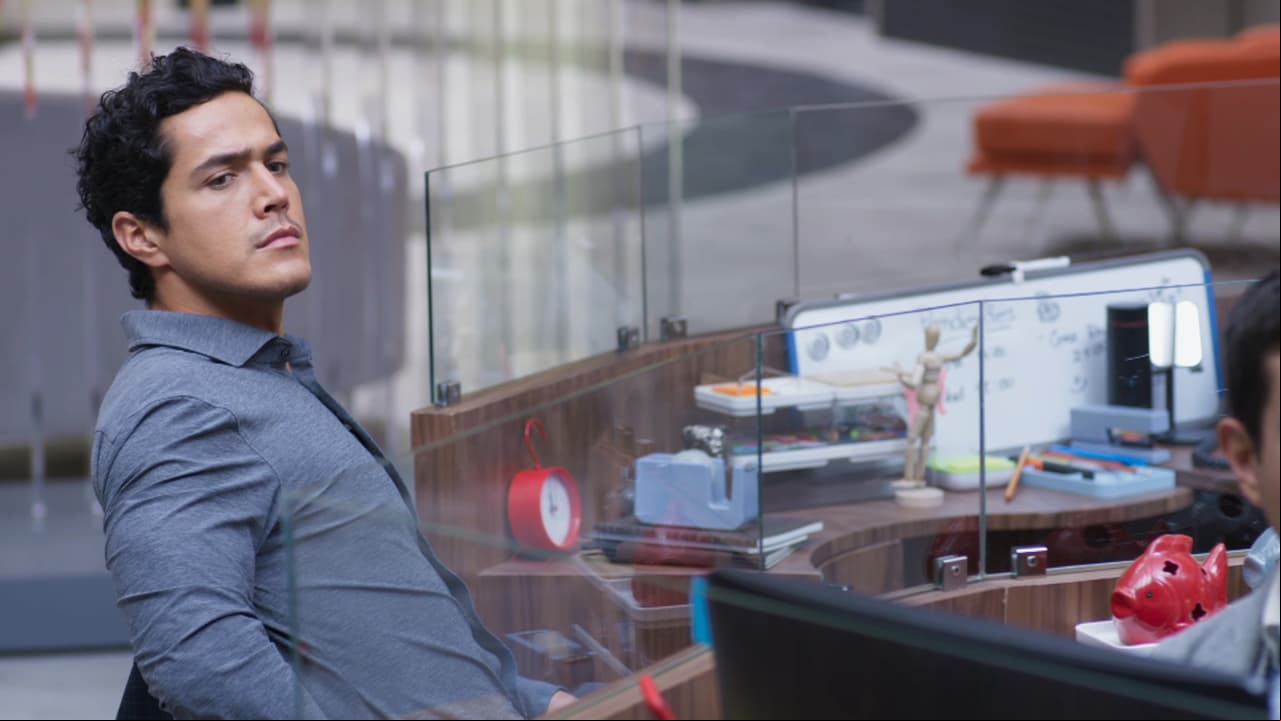 En el melodrama, Mario encarna a ‘Diego’, un joven que ve con malos ojos el ingreso de ‘Mariana’ (Claudia Martín) a las empresas ‘Salvatierra’: “Le afecta que a ‘Mariana’ le den un puesto casi casi como el de él, que lleva más tiempo”.