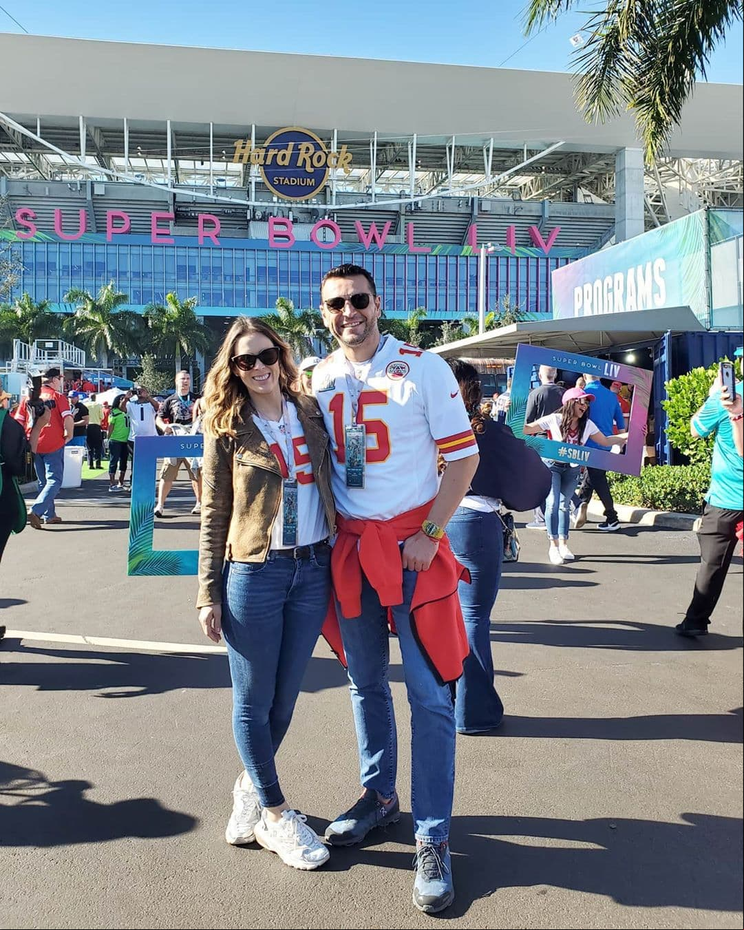 Jacqueline Bracamontes dedicó un tierno mensaje a su esposo Martín Fuentes en Instagram: “¡Feliz día del amor! Mi date”.