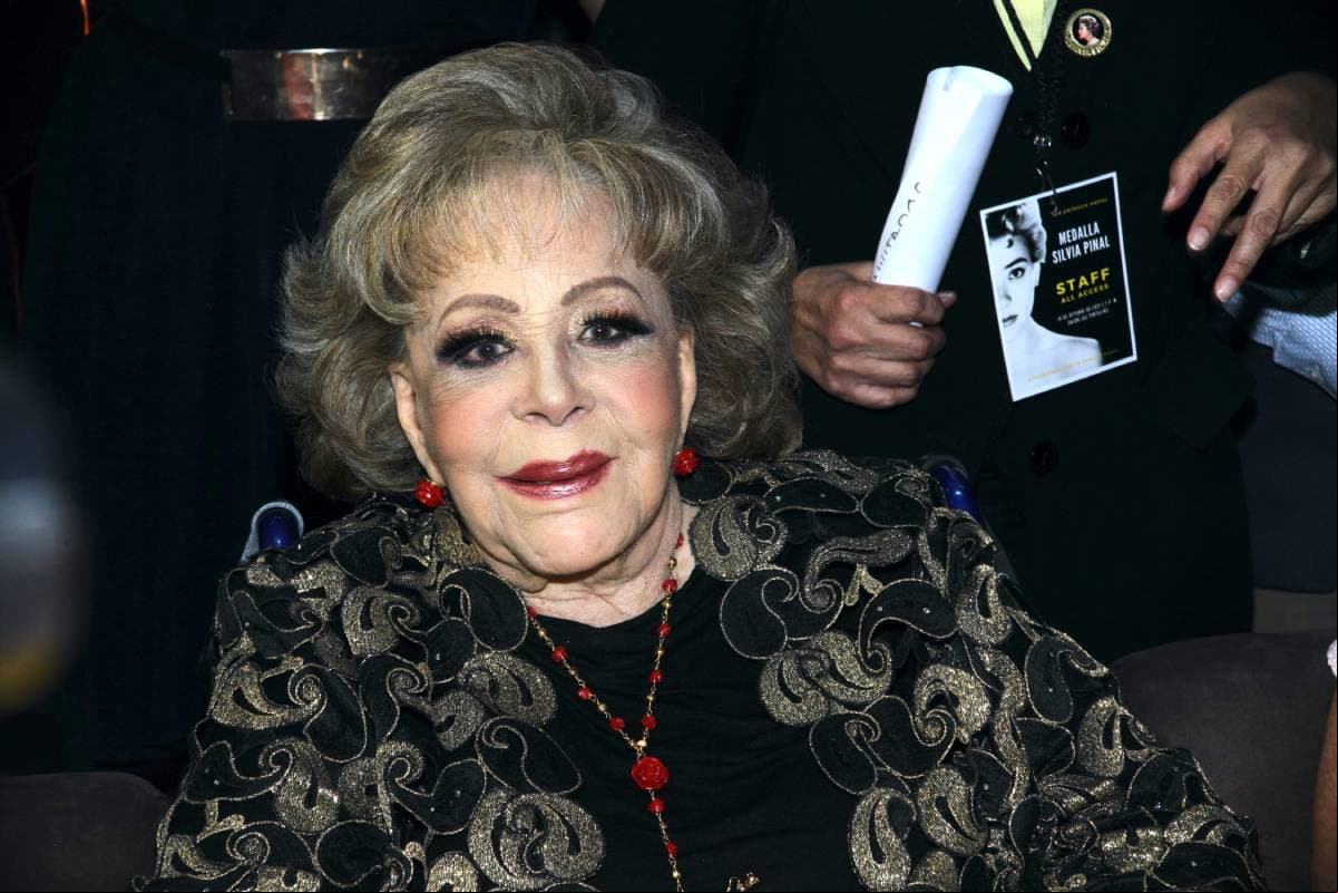 Silvia Pinal presentó mejoría