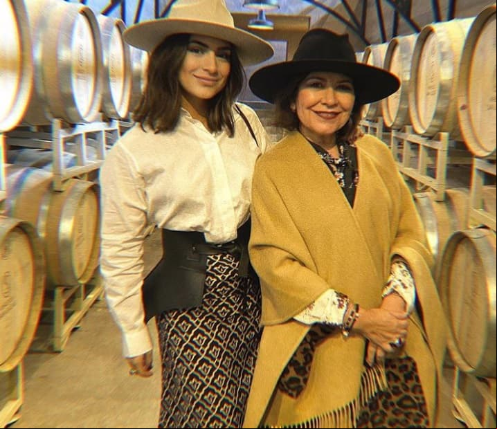 Ana Brenda reveló que su mejor amiga es su mamá y que una de sus pasiones sin duda alguna es viajar.