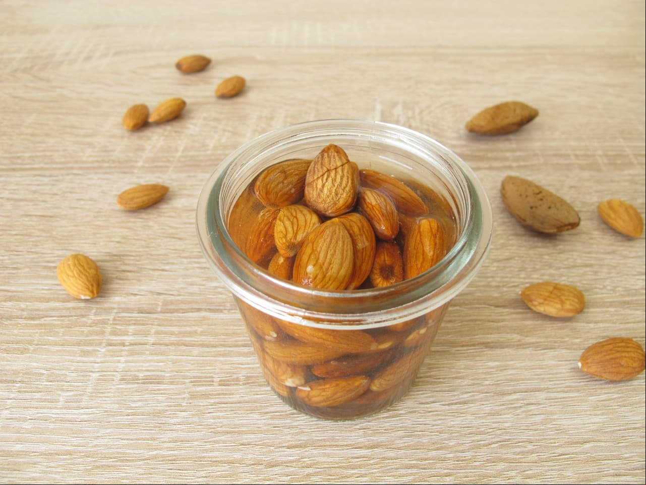 ¿Cómo preparar agua de almendras para bajar de peso?