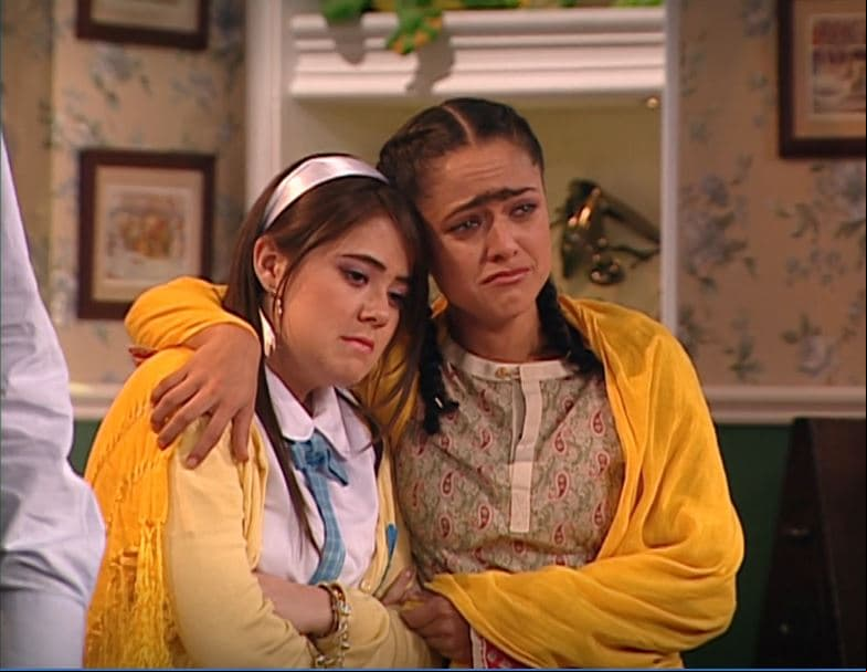 'Martina' y 'Tecla' no existían en la versión teatral, fueron nuevos personajes creados exclusivamente para la televisión.