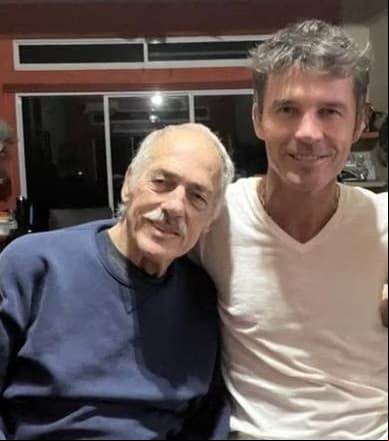 Actualmente, padre e hijo se encuentran distanciados.