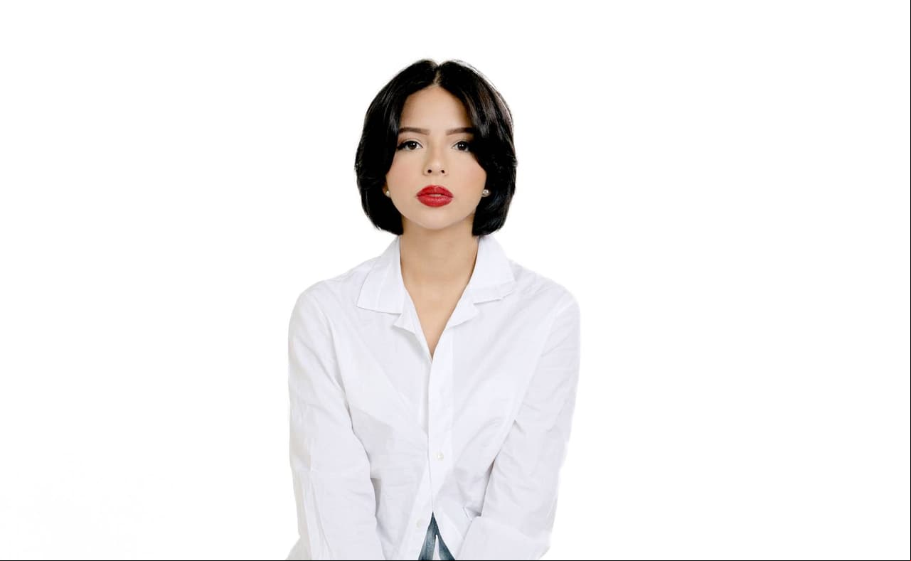Ángela Aguilar.