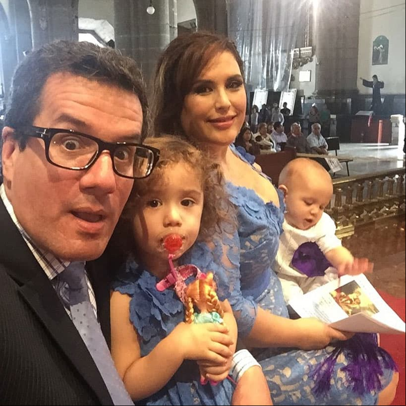 El 11 de agosto de 2014, recibió a su segundo hijo, Daniel Nicolás, en un hospital de Los Ángeles. “¡Ya llegó! Aunque prematuro, los dos estamos perfectos”, expresó la intérprete en Twitter.