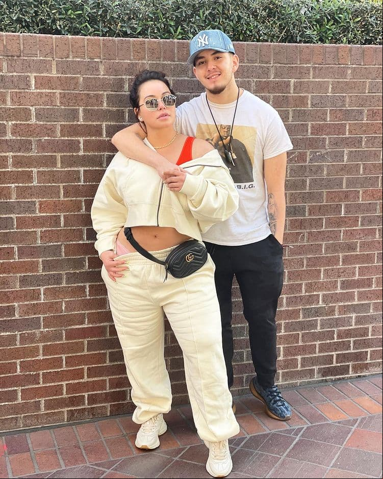 Hablando de Chiquis Rivera, de acuerdo con ‘El Gordo y La Flaca’ sería la única de los hijos de la ‘Diva de la Banda’ que no recibiría un solo peso de la herencia de la cantante, pues, en palabras de la periodista Tanya Charry, Chiquis no habría llegado a ningún acuerdo con sus hermanos para que la incluyeran en el testamento.