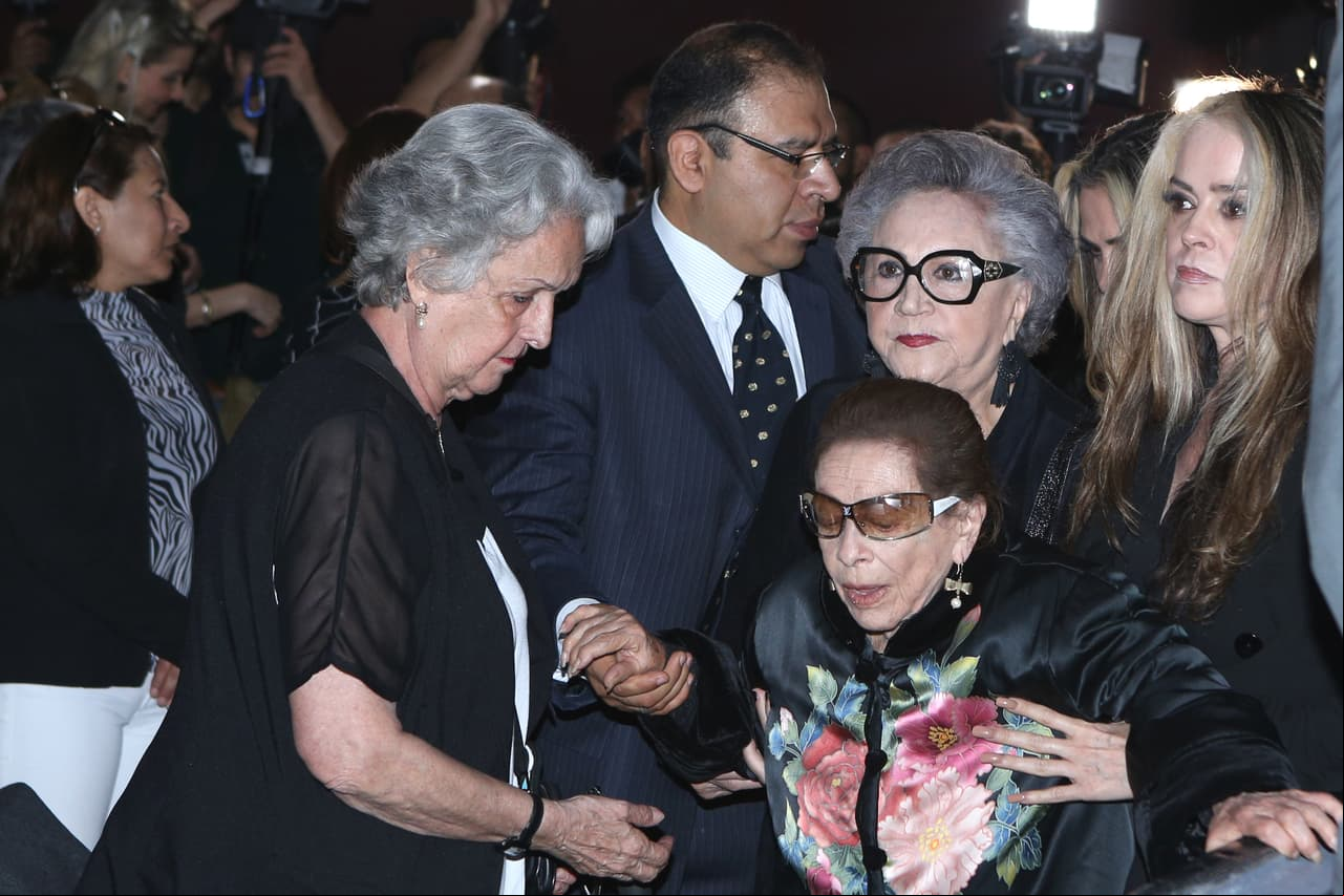 Ofelia Fuentes en el homenaje de Edith González en el teatro Jorge Negrete.